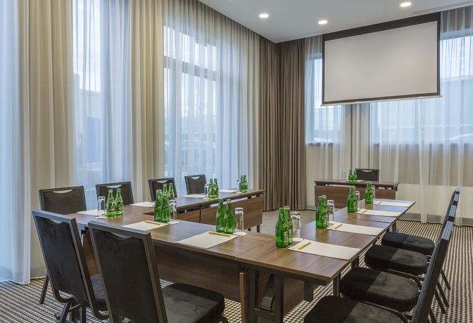 Imagen de los interiores del Hotel Hilton Garden Inn Krakow Airport. Foto 4