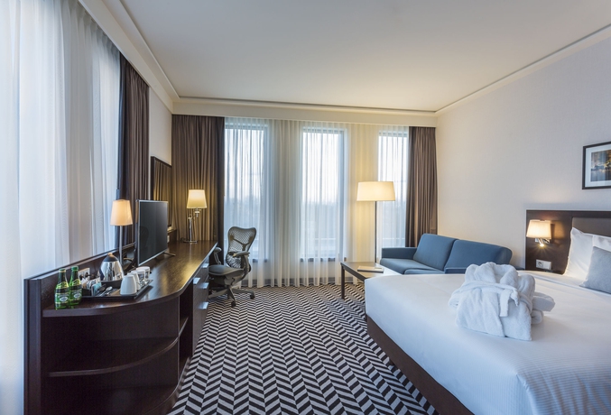 Imagen de los interiores del Hotel Hilton Garden Inn Krakow Airport. Foto 6
