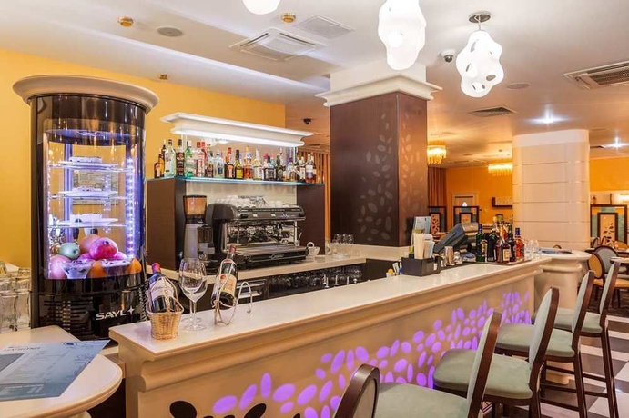 Imagen del bar/restaurante del Hotel Hilton Garden Inn Krasnodar. Foto 2