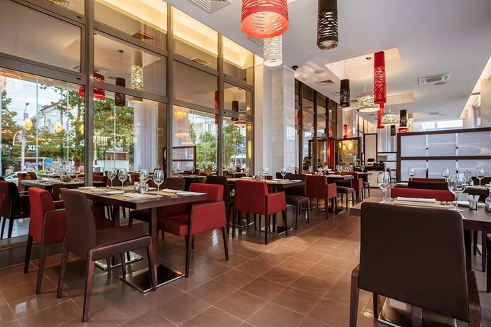 Imagen del bar/restaurante del Hotel Hilton Garden Inn Krasnodar. Foto 6