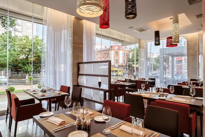 Imagen del bar/restaurante del Hotel Hilton Garden Inn Krasnodar. Foto 12