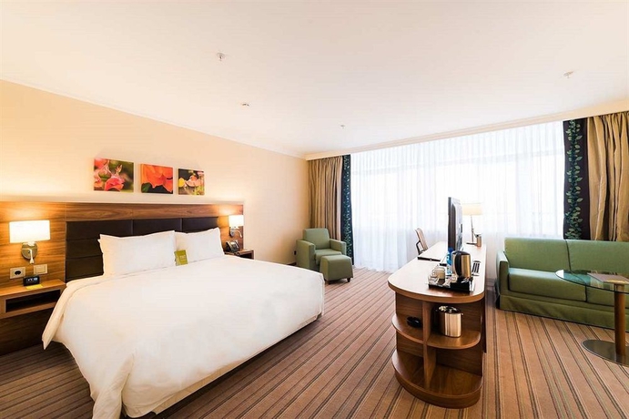 Imagen de los interiores del Hotel Hilton Garden Inn Krasnoyarsk. Foto 12