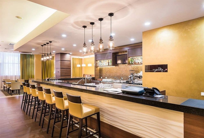 Imagen del bar/restaurante del Hotel Hilton Garden Inn Krasnoyarsk. Foto 3