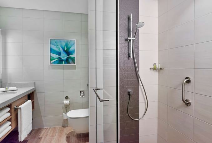 Imagen de la habitación del Hotel Hilton Garden Inn Kuwait. Foto 4