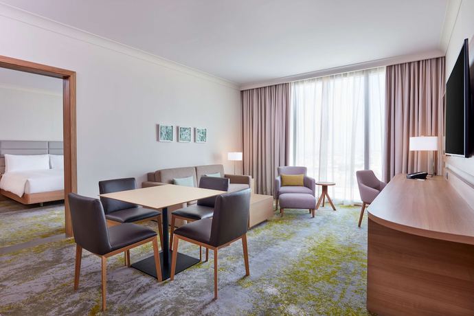 Imagen de la habitación del Hotel Hilton Garden Inn Kuwait. Foto 15