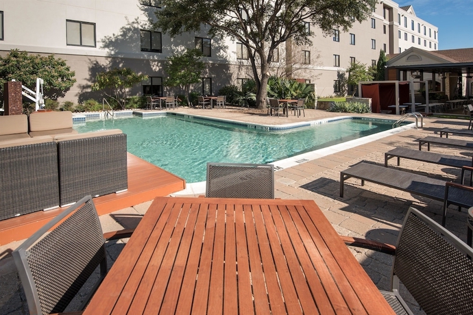 Imagen de la piscina del Hotel Hilton Garden Inn Las Colinas. Foto 19
