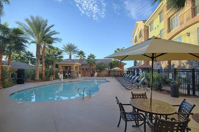 Imagen de la piscina del Hotel Hilton Garden Inn Las Vegas Strip South. Foto 16
