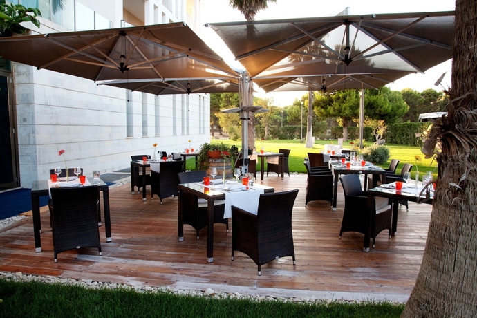 Imagen del bar/restaurante del Hotel Hilton Garden Inn Lecce. Foto 4