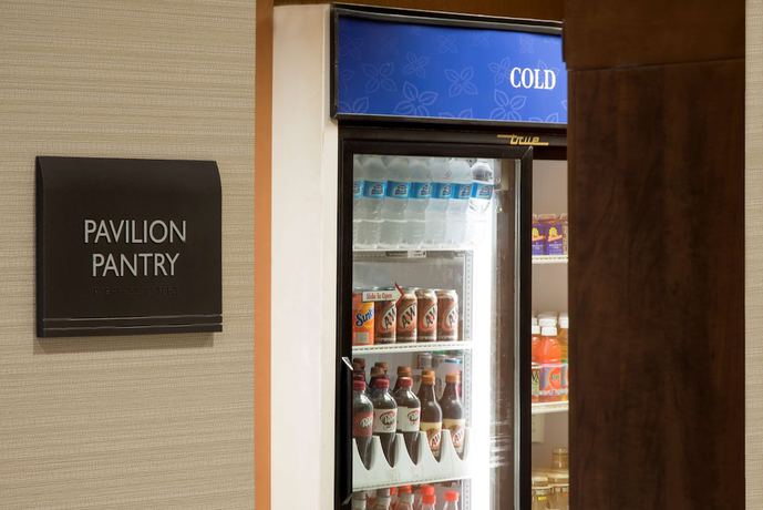Imagen del bar/restaurante del Hotel Hilton Garden Inn Lexington. Foto 3