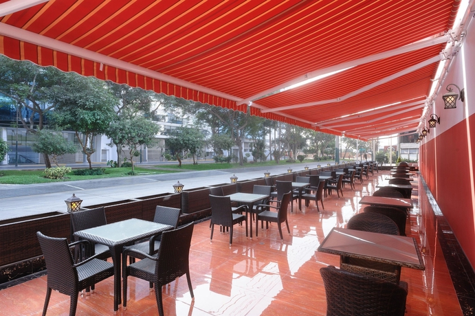 Imagen del bar/restaurante del Hotel Hilton Garden Inn Lima Surco. Foto 4