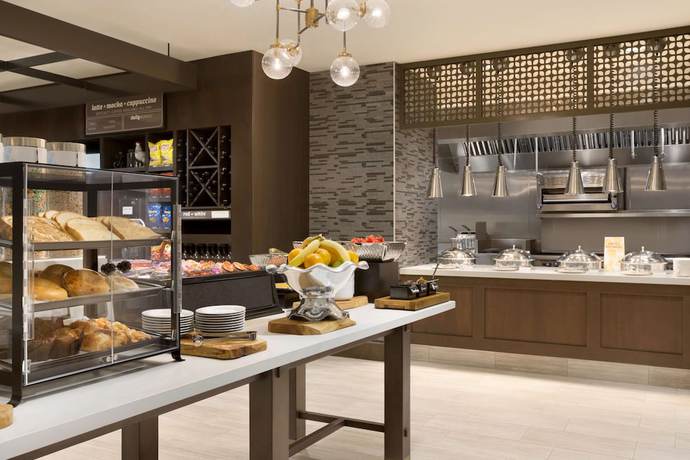 Imagen del bar/restaurante del Hotel Hilton Garden Inn Lompoc. Foto 2