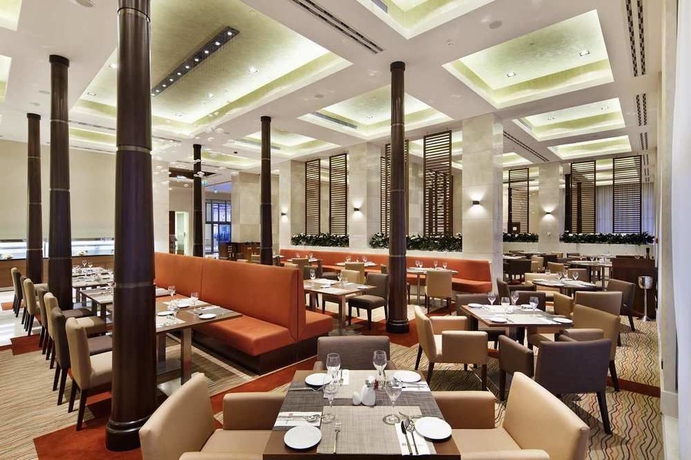 Imagen del bar/restaurante del Hotel Hilton Garden Inn London Heathrow Airport. Foto 3