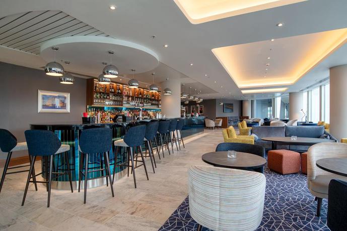 Imagen del bar/restaurante del Hotel Hilton Garden Inn London Heathrow Terminal 2 and 3. Foto 6