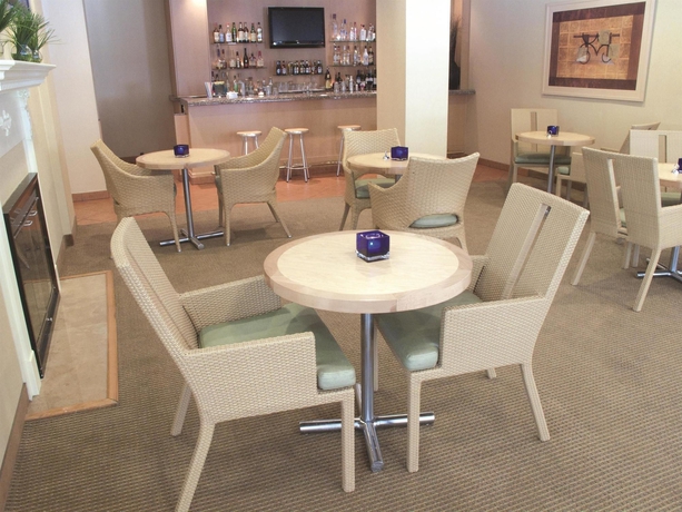 Imagen del bar/restaurante del Hotel Hilton Garden Inn Los Angeles Airport. Foto 5