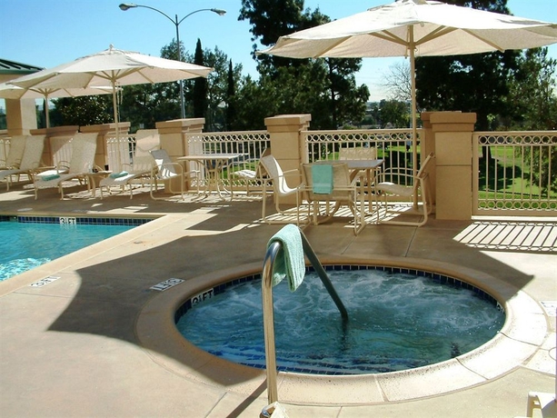 Imagen de los exteriores del Hotel Hilton Garden Inn Los Angeles Montebello. Foto 6