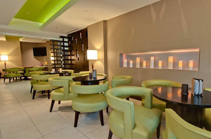 Imagen del bar/restaurante del Hotel Hilton Garden Inn Los Angeles/hollywood. Foto 2