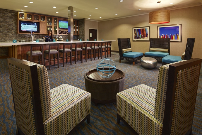 Imagen del bar/restaurante del Hotel Hilton Garden Inn Los Angeles/redondo Beach. Foto 2
