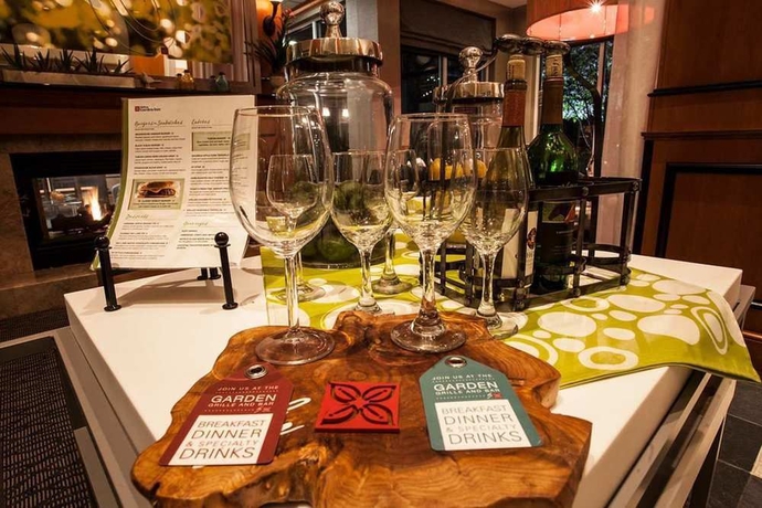 Imagen del bar/restaurante del Hotel Hilton Garden Inn Louisville Airport. Foto 3