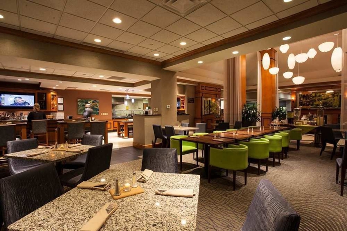 Imagen del bar/restaurante del Hotel Hilton Garden Inn Louisville Airport. Foto 4