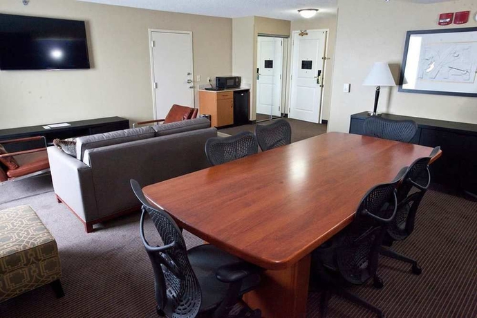 Imagen de los interiores del Hotel Hilton Garden Inn Louisville Airport. Foto 10
