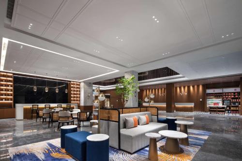 Imagen de los interiores del Hotel Hilton Garden Inn Luoyang Kaiyuan Avenue. Foto 9