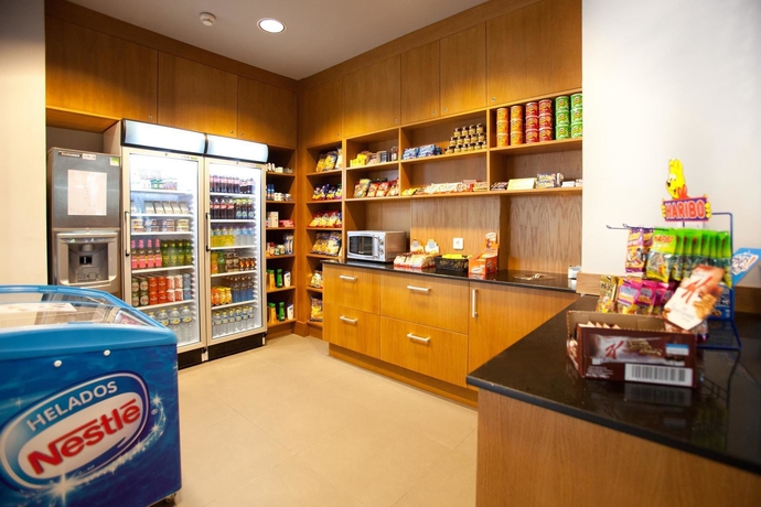 Imagen del bar/restaurante del Hotel Hilton Garden Inn Malaga. Foto 3