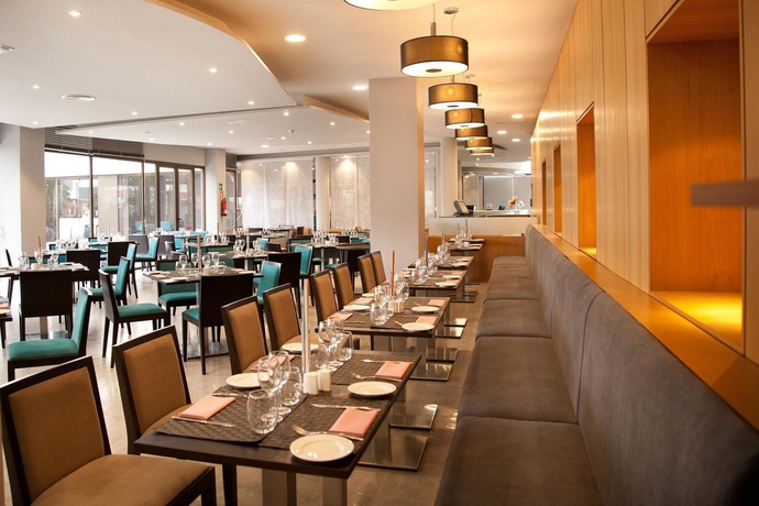 Imagen del bar/restaurante del Hotel Hilton Garden Inn Malaga. Foto 5