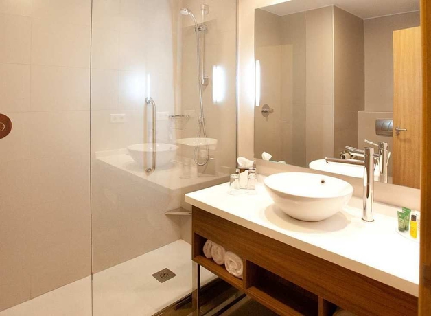 Imagen de la habitación del Hotel Hilton Garden Inn Malaga. Foto 9