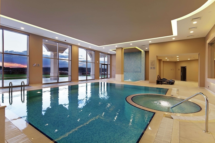 Imagen de la piscina del Hotel Hilton Garden Inn Mardin. Foto 16