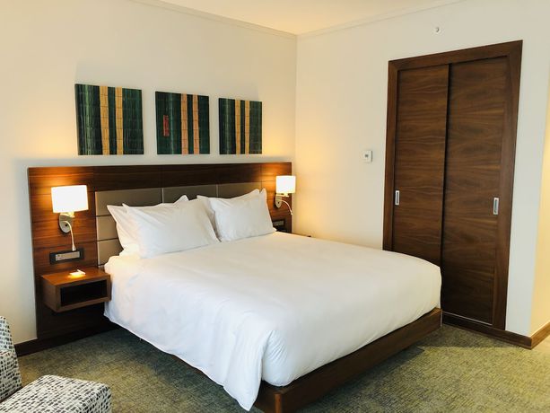 Imagen de la habitación del Hotel Hilton Garden Inn Mbabane. Foto 8