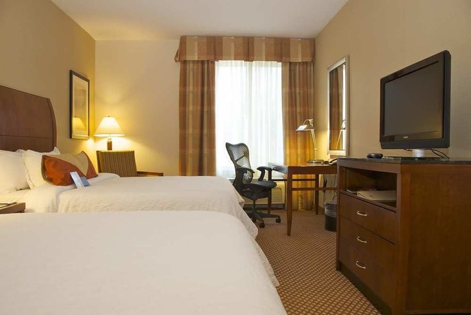 Imagen de la habitación del Hotel Hilton Garden Inn Melville. Foto 1