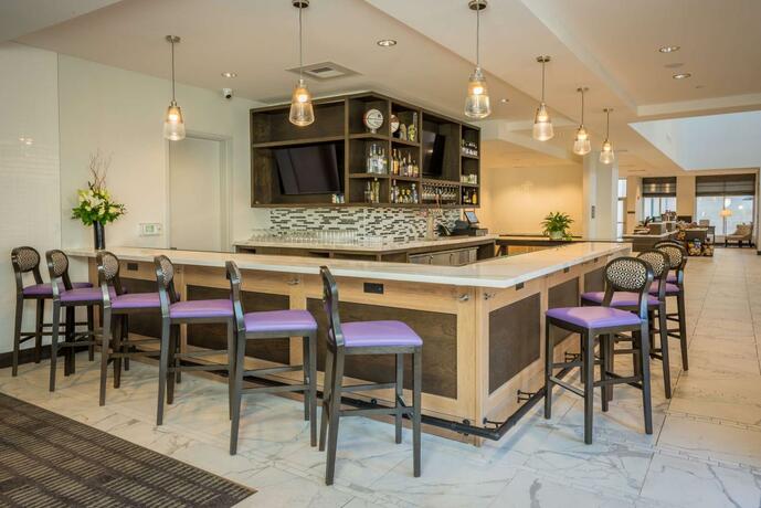 Imagen del bar/restaurante del Hotel Hilton Garden Inn Memphis East/Germantown, Tn. Foto 17