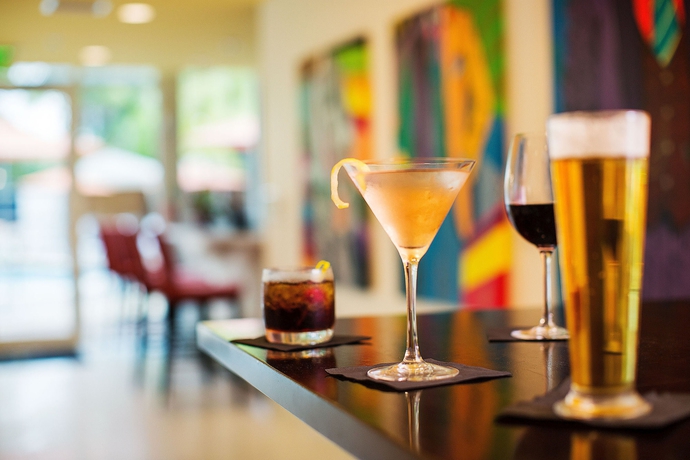 Imagen del bar/restaurante del Hotel Hilton Garden Inn Miami Brickell South. Foto 4