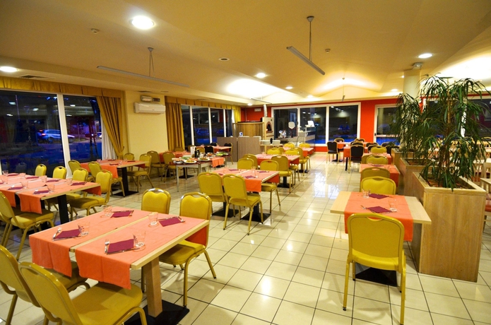 Imagen del bar/restaurante del Hotel Hilton Garden Inn Milan Malpensa. Foto 4