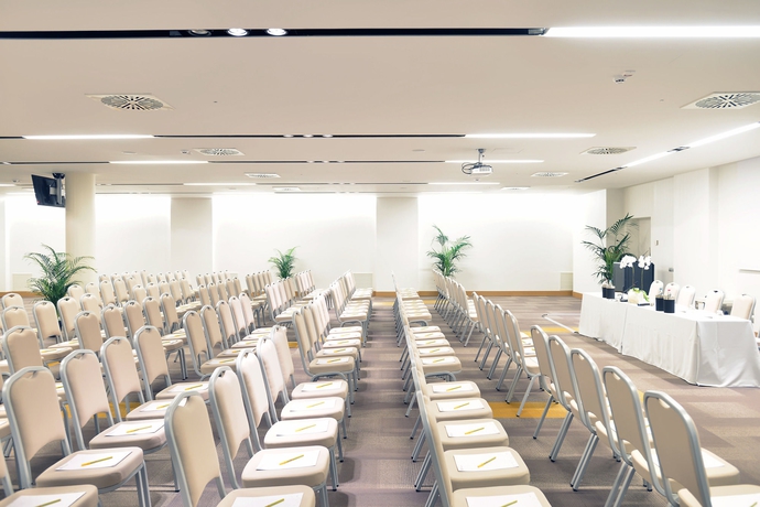 Imagen de los interiores del Hotel Hilton Garden Inn Milan North. Foto 10