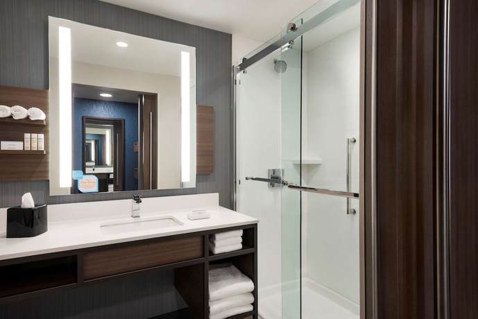 Imagen de la habitación del Hotel Hilton Garden Inn Milwaukee Brookfield Conference Center, Wi. Foto 13