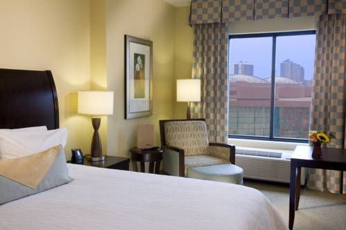 Imagen de la habitación del Hotel Hilton Garden Inn Minneapolis Downtown. Foto 10