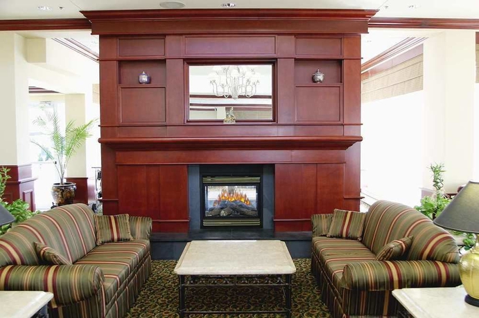 Imagen de los interiores del Hotel Hilton Garden Inn Montreal Airport. Foto 8