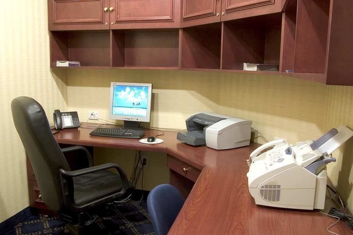 Imagen de los interiores del Hotel Hilton Garden Inn Montreal Airport. Foto 10