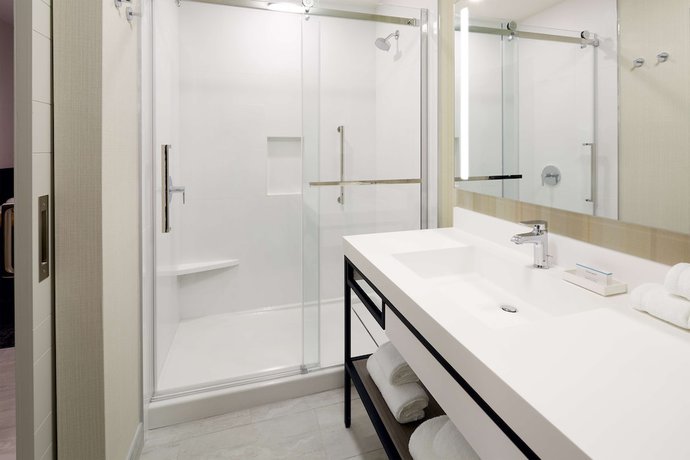 Imagen de la habitación del Hotel Hilton Garden Inn Montreal Midtown. Foto 12