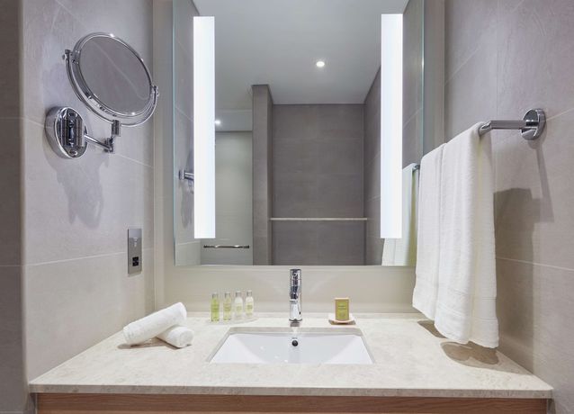 Imagen de la habitación del Hotel Hilton Garden Inn Muscat Al Khuwair. Foto 9