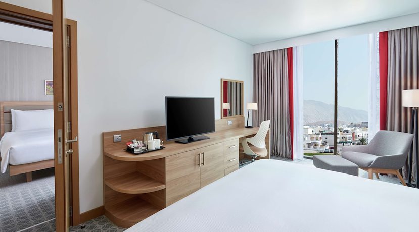 Imagen de la habitación del Hotel Hilton Garden Inn Muscat Al Khuwair. Foto 11