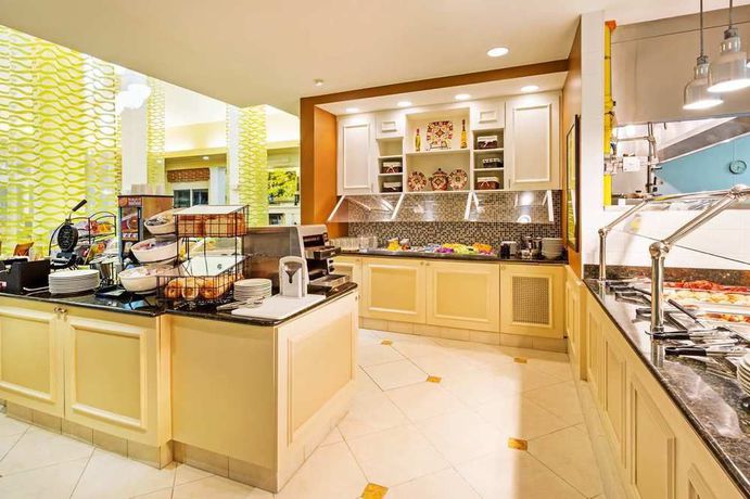 Imagen del bar/restaurante del Hotel Hilton Garden Inn Myrtle Beach/coastal Grand Mall. Foto 8