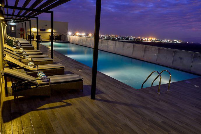 Imagen de la piscina del Hotel Hilton Garden Inn Nairobi Airport. Foto 20