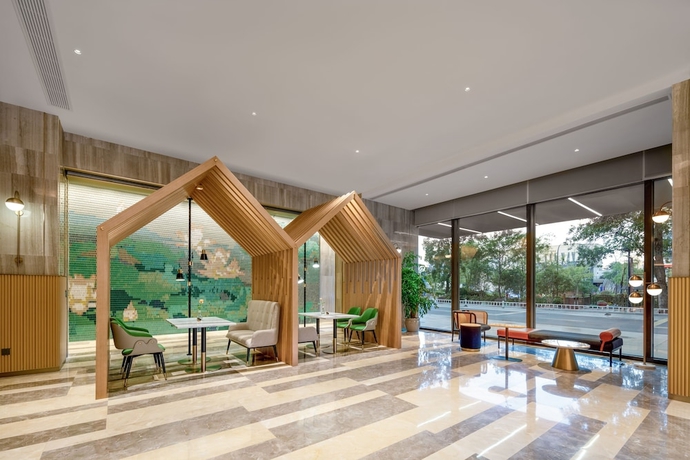 Imagen de los interiores del Hotel Hilton Garden Inn Nantong Haohe Scenic Area. Foto 19