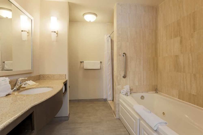 Imagen de la habitación del Hotel Hilton Garden Inn Nanuet. Foto 5