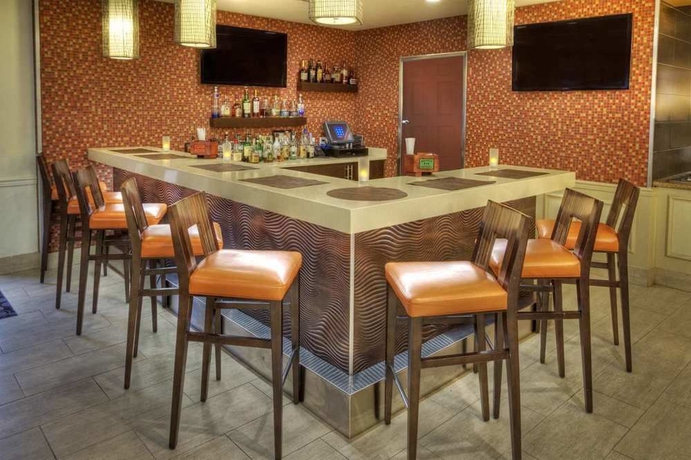 Imagen del bar/restaurante del Hotel Hilton Garden Inn Nashville Airport. Foto 2