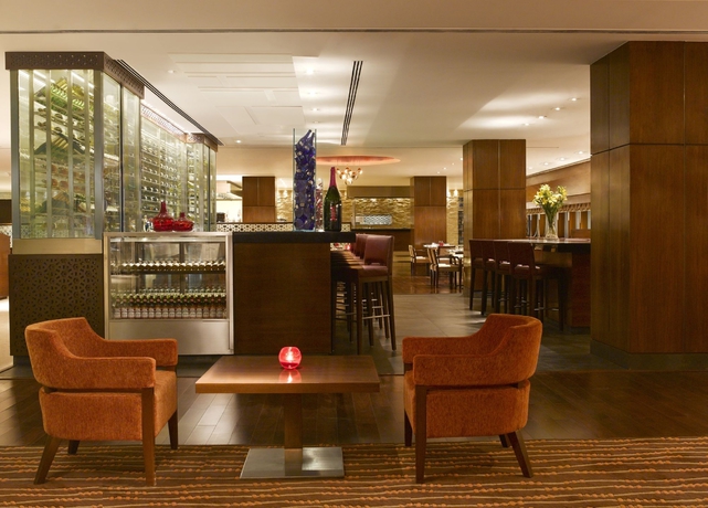 Imagen del bar/restaurante del Hotel Hilton Garden Inn New Delhi/saket. Foto 5