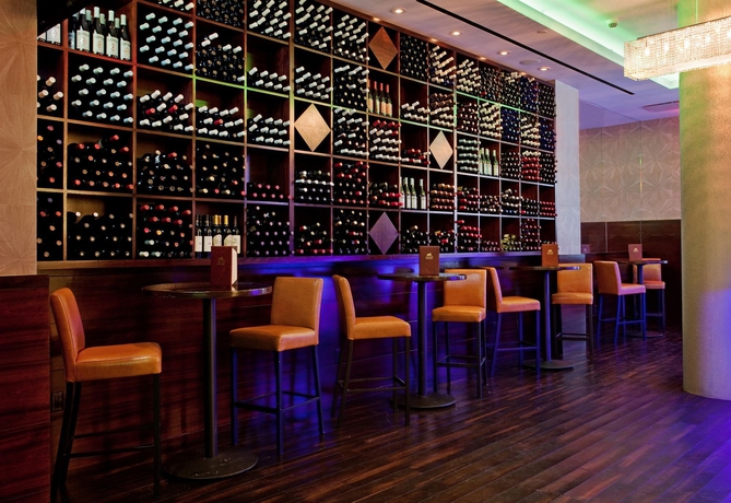 Imagen de los interiores del Hotel Hilton Garden Inn New York Central Park South. Foto 13