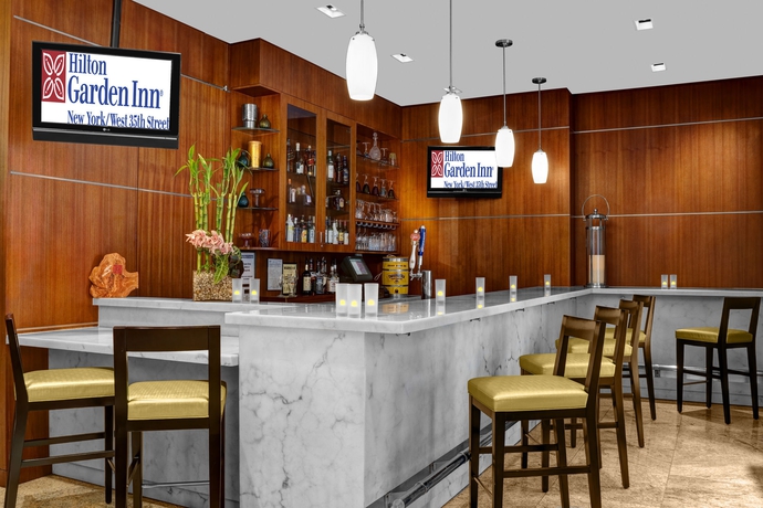 Imagen del bar/restaurante del Hotel Hilton Garden Inn New York - West 35th St.. Foto 2